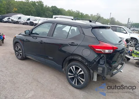 2019 Nissan Kicks Sv z USA, uszkodzony, nr VIN 3N1CP5CU3KL546448
